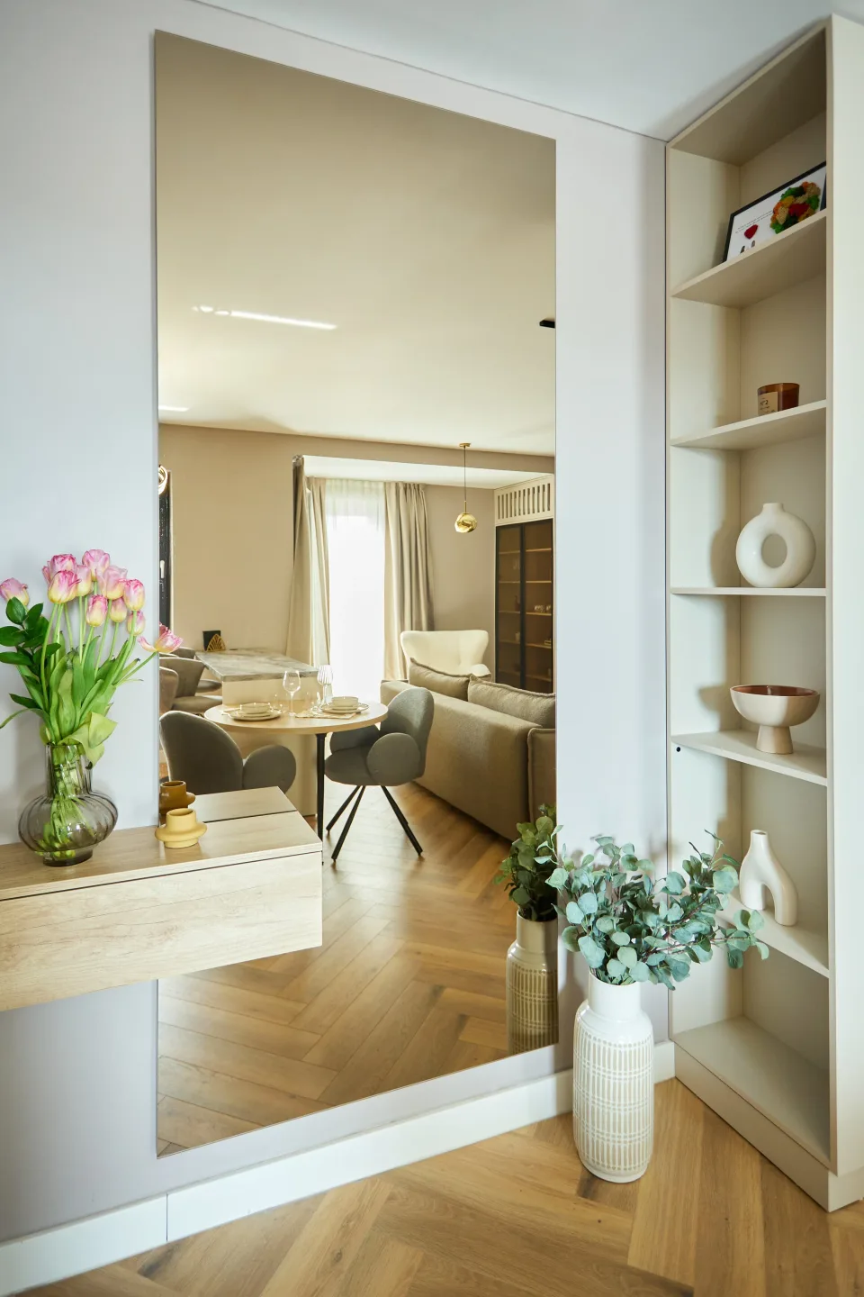IM Apartment — mobilier la comandă, fotografie 2 din 16