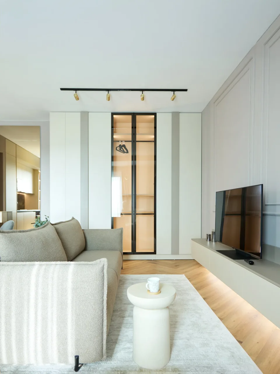 IM Apartment — mobilier la comandă, fotografie 4 din 16